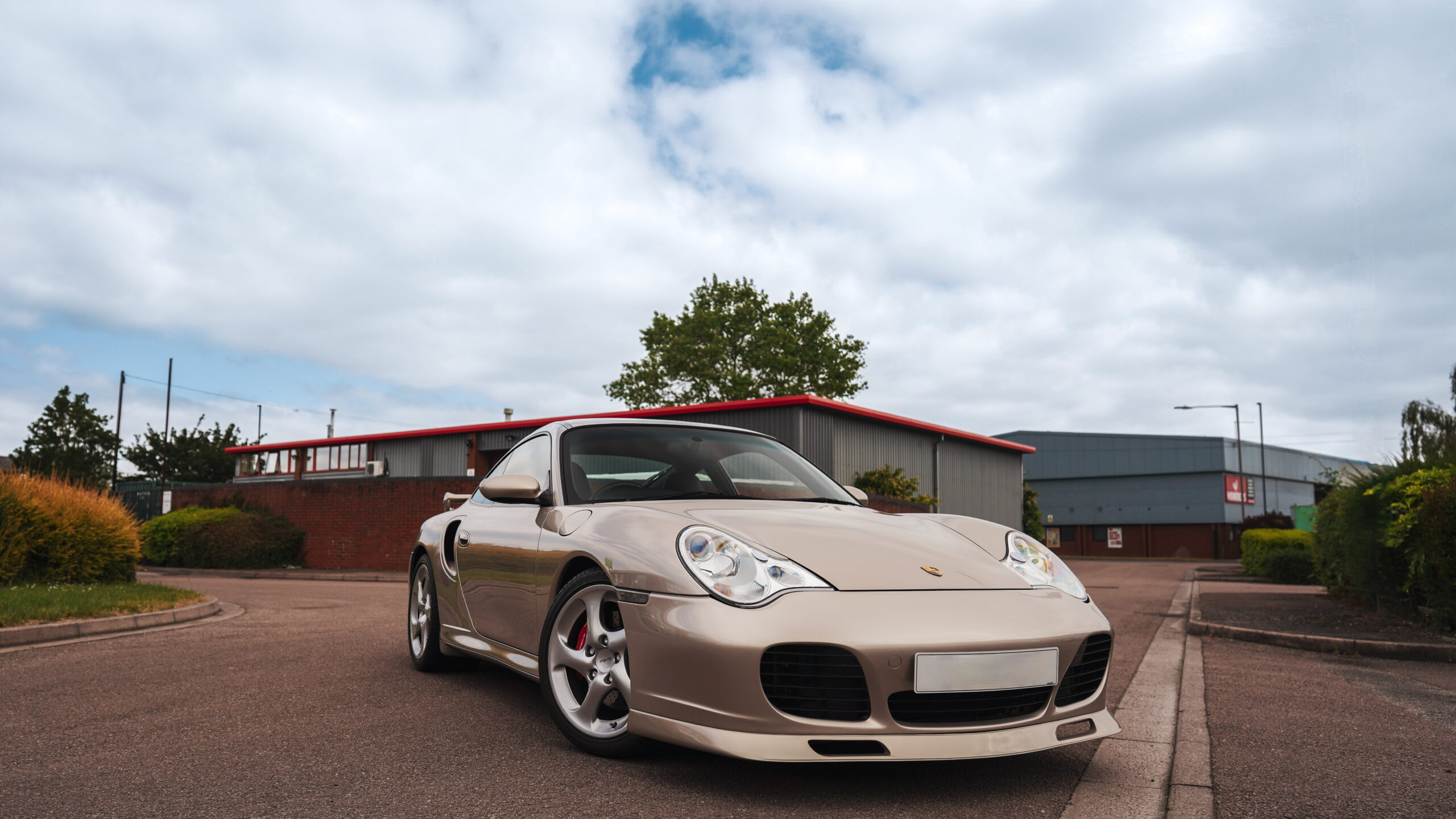 Porsche 911 Servicing - Image 2